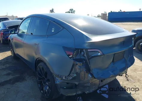 2022 Tesla Model Y Performance Dual Motor All-Wheel Drive from USA, damaged, VIN 7SAYGDEFXNF532323